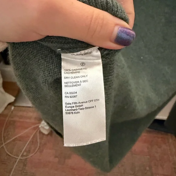 Saks Fifth Ave Cashmere sweater - Picture 2 of 4